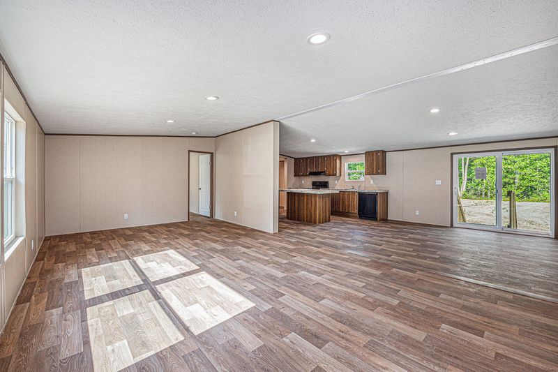 377 Horseshoe Rd, Moncks Corner, SC 29461