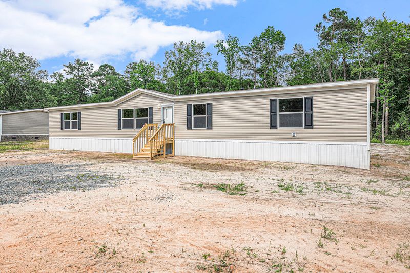 377 Horseshoe Rd, Moncks Corner, SC 29461