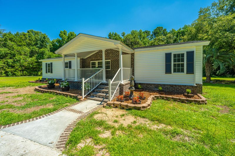 124 Haas Ln, Dorchester, SC 29437