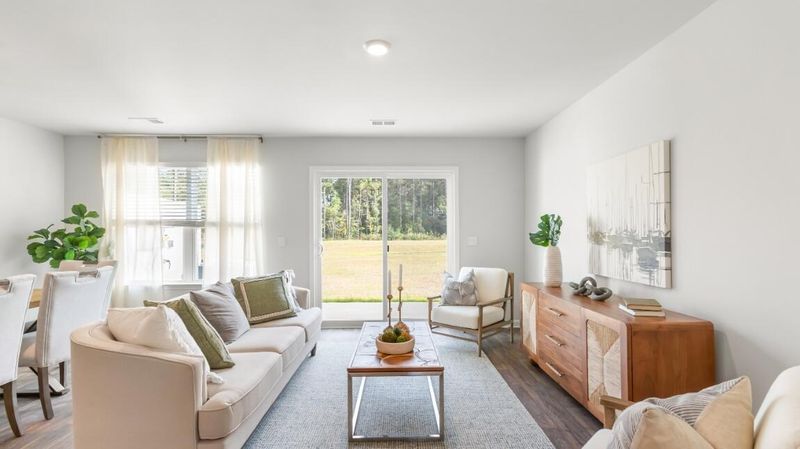 956 Long Bluff Rd, Summerville, SC 29486
