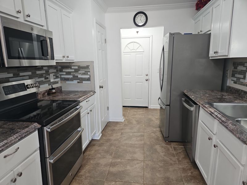 604 Waterwood Dr, Goose Creek, SC 29445
