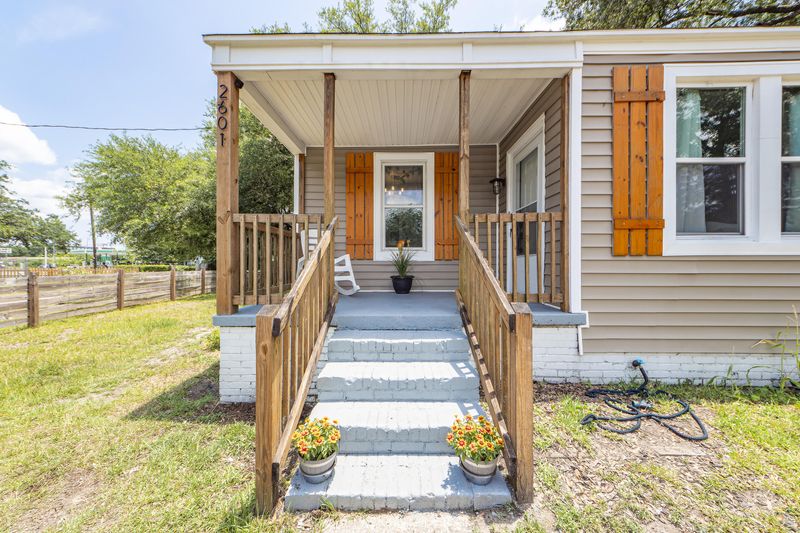 2601 Wye Ln, North Charleston, SC 29405