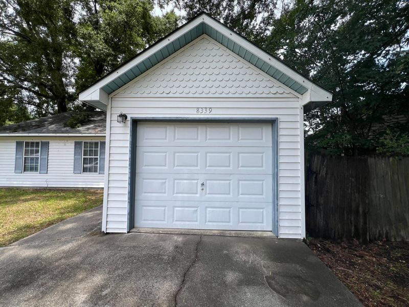 8339 Whitehaven Dr, North Charleston, SC 29420