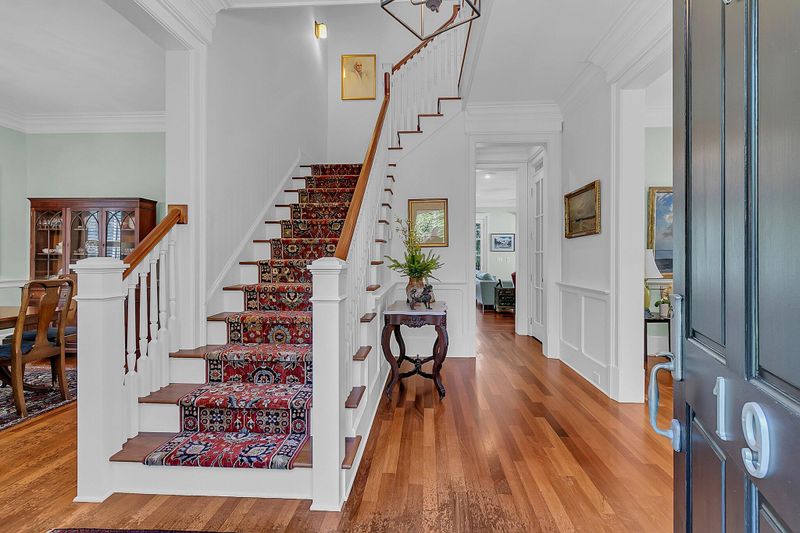 19 Frogmore Rd, Mount Pleasant, SC 29464