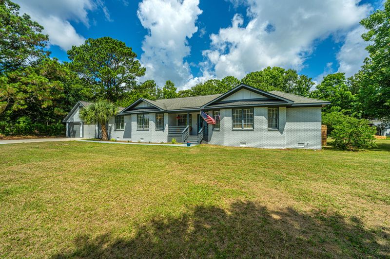 3820 Gardenhill Rd, Mount Pleasant, SC 29429