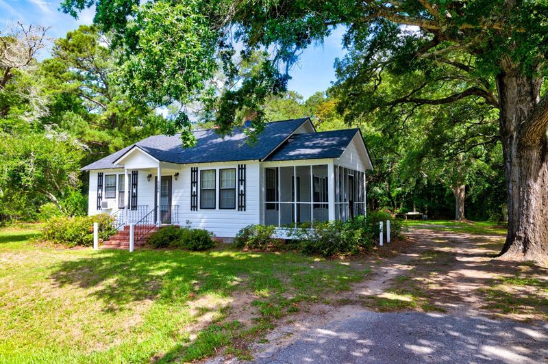 7506 Savannah Hw, Adams Run, SC 29426