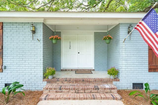 1130 Lee Shore Ln, Mount Pleasant, SC 29464
