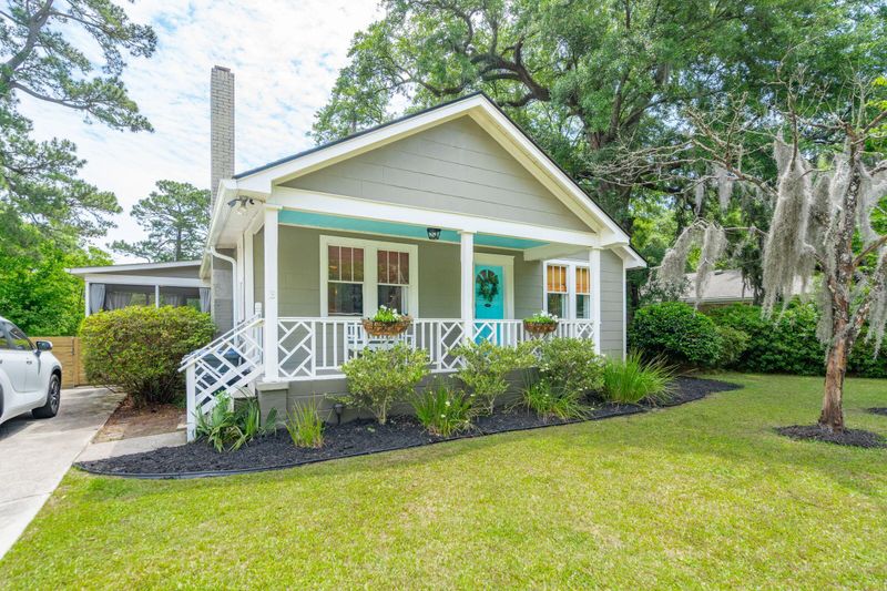 8 Oak Forest Dr, Charleston, SC 29407
