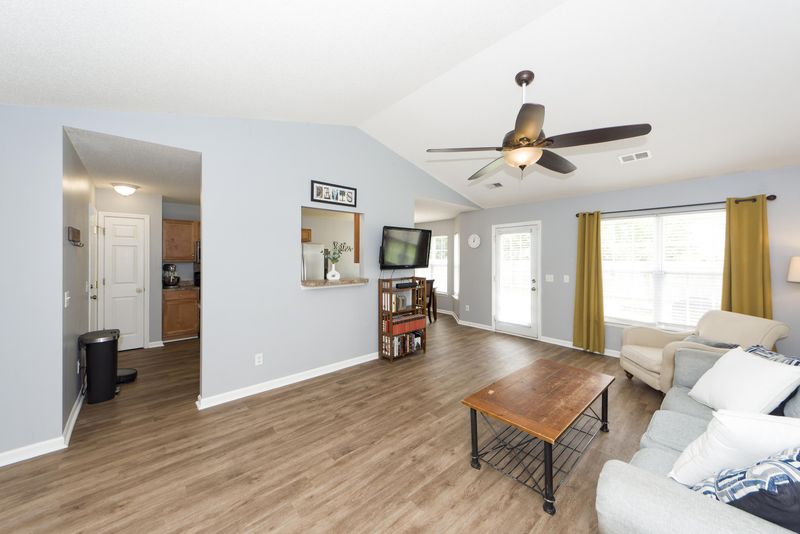 108 Pointer Dr, Goose Creek, SC 29445
