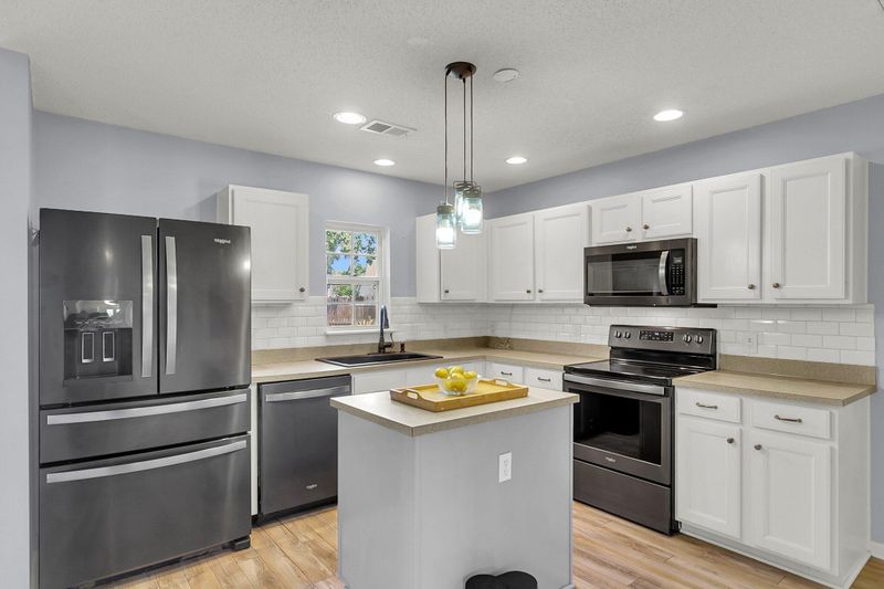 422 Dovetail Cir, Summerville, SC 29483