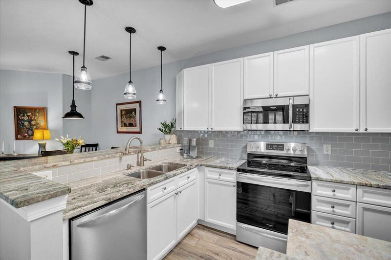 111 Golfview Ln, Summerville, SC 29485