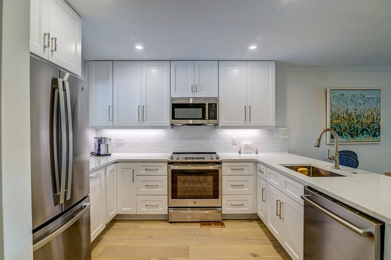 7000 Palmetto Dr #6b, Isle Of Palms, SC 29451