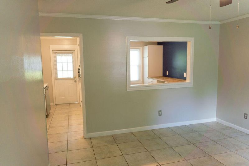 210 Owens Dr, Summerville, SC 29485