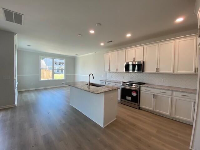 8726 Revival Rd, North Charleston, SC 29420