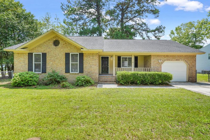 101 Maple Dr, Summerville, SC 29485