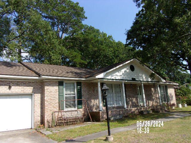 8304 Greenridge Rd, North Charleston, SC 29406