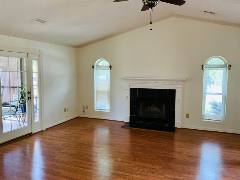1300 Llewellyn Rd, Mount Pleasant, SC 29464