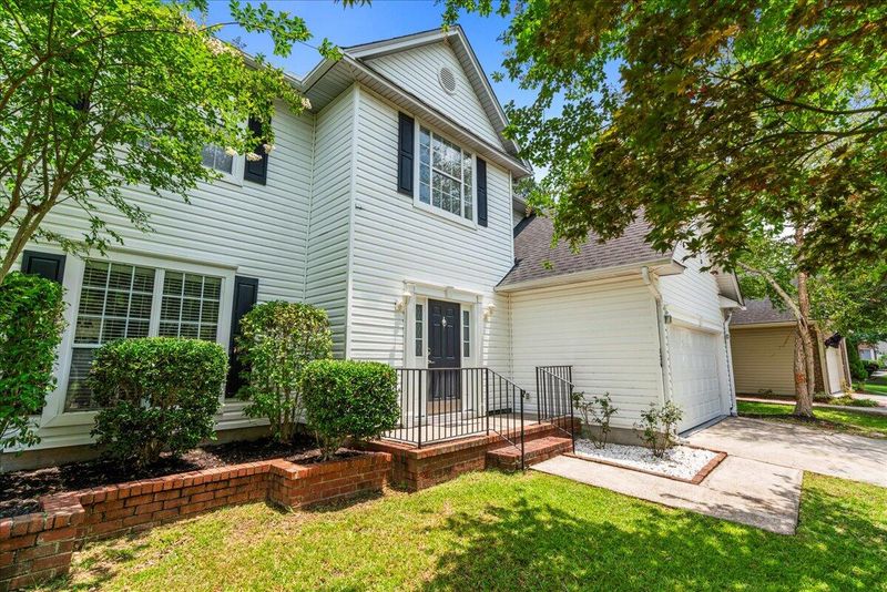 126 N Pembroke Dr, Goose Creek, SC 29445