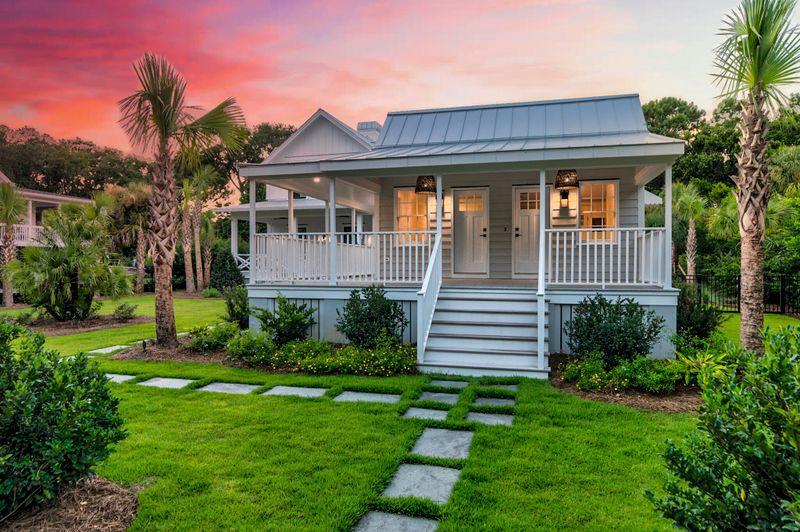 2824 Brooks St, Sullivans Island, SC 29482