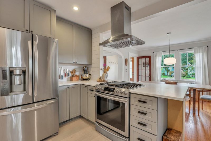 26 Darlington Ave, Charleston, SC 29403