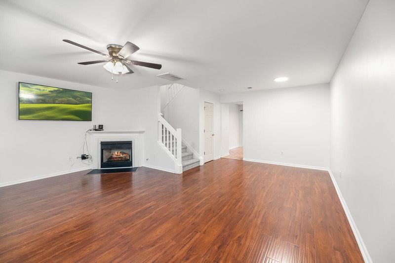8009 Shadow Oak Dr, North Charleston, SC 29406