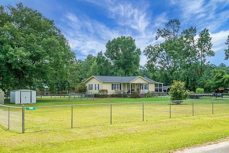 1008 Peaceful Woods Rd, Saint Stephen, SC 29479