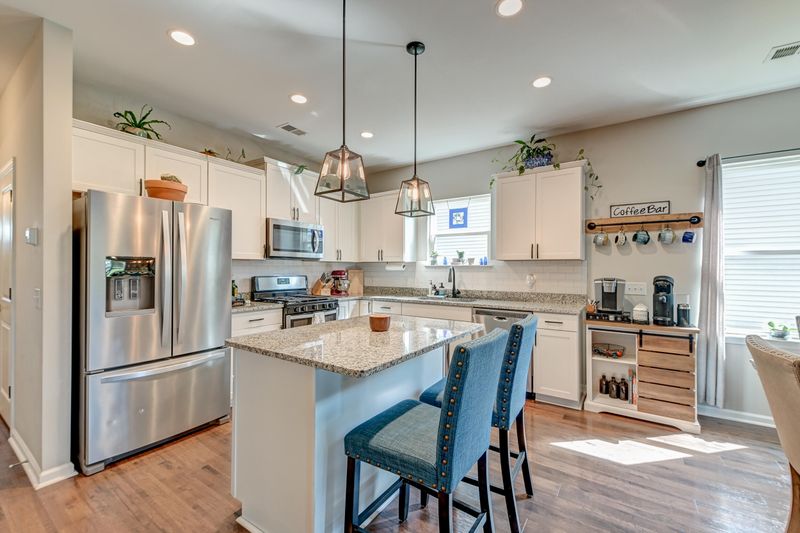 1916 Zonny Moss Dr, Johns Island, SC 29455