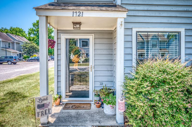 1721 Deer Path Dr, Mount Pleasant, SC 29464