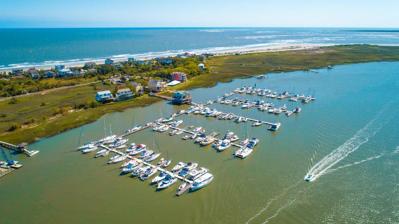 67 W 9th St #B-4, Folly Beach, SC 29439
