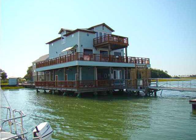 67 W 9th St #B-4, Folly Beach, SC 29439