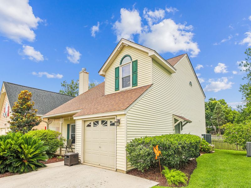 5 Packard Ct, Charleston, SC 29414