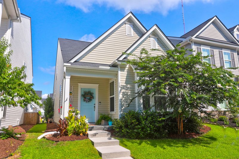 607 Mountaineer Landing Dr, Charleston, SC 29492