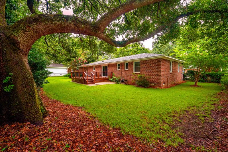 1836 St Julian Dr, Charleston, SC 29407
