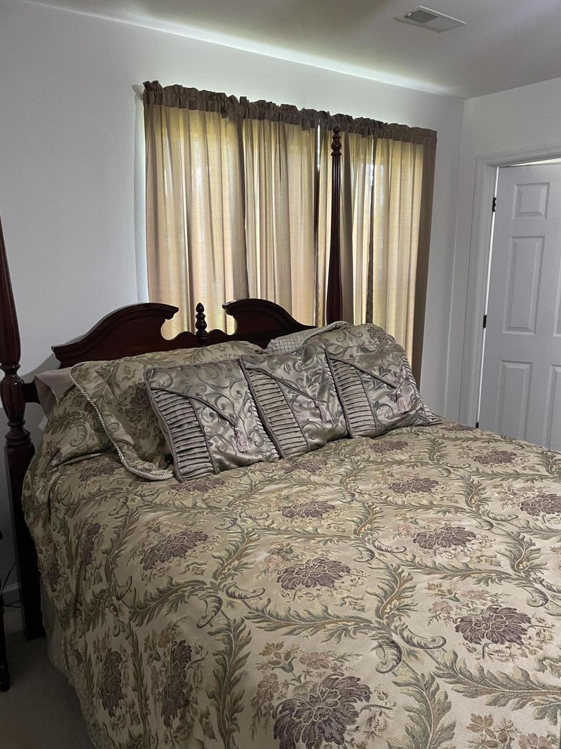 5117 Southside Dr, North Charleston, SC 29418