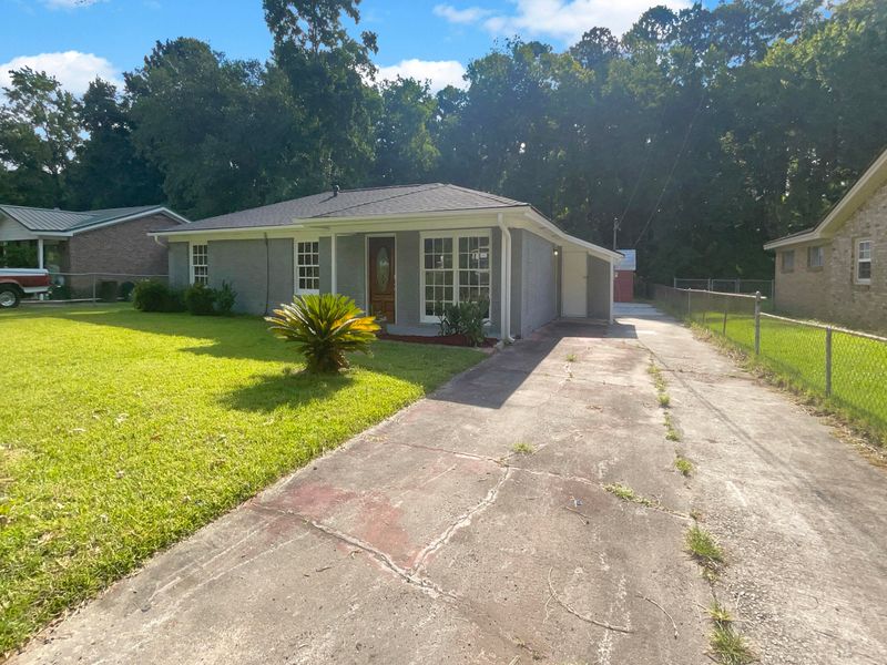 319 E Pandora Dr, Goose Creek, SC 29445