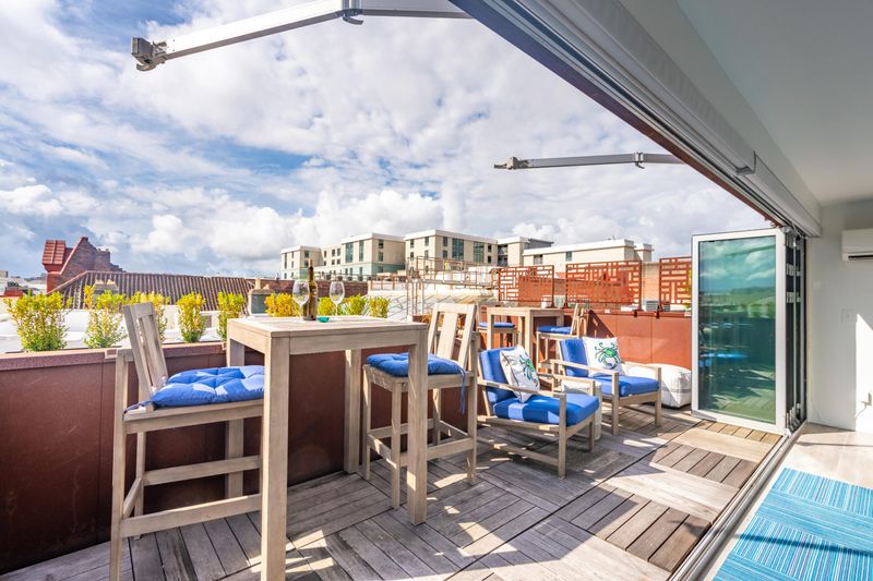 377 King St #209, Charleston, SC 29401