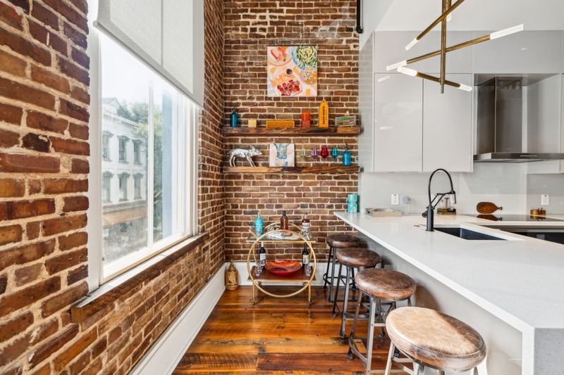 377 King St #209, Charleston, SC 29401