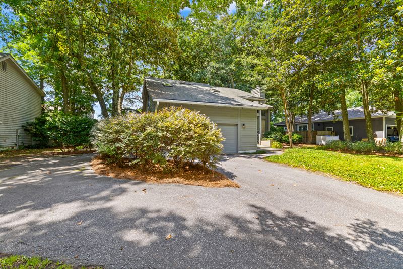 10 Pony Ln, Charleston, SC 29407