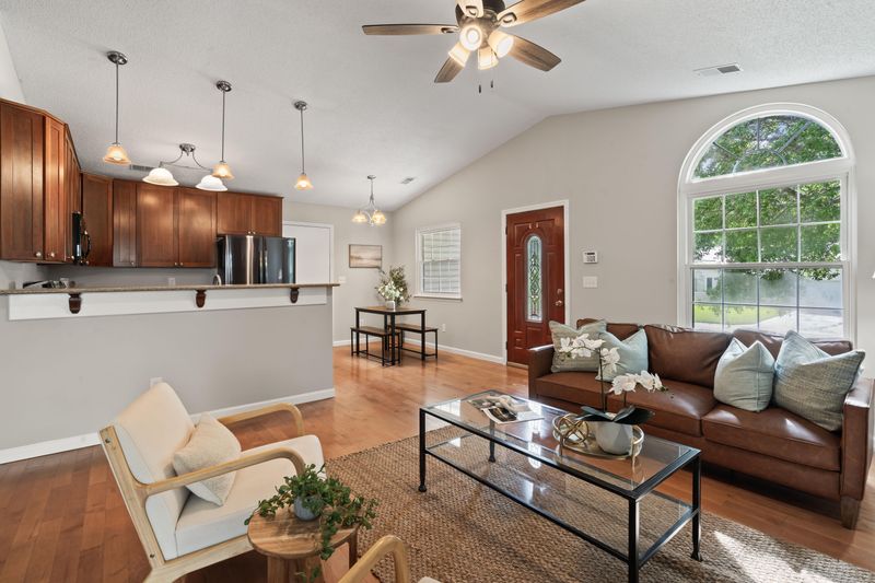 303 White Church Ln, Summerville, SC 29485