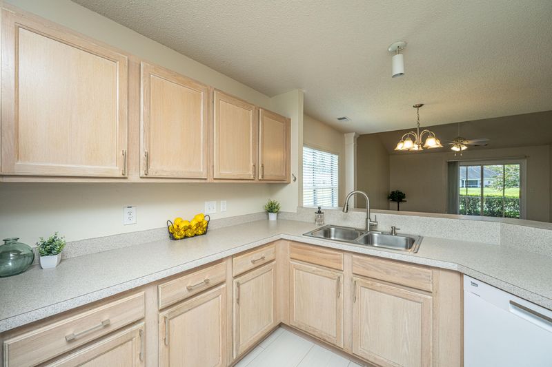 111 Barlow St, Summerville, SC 29485