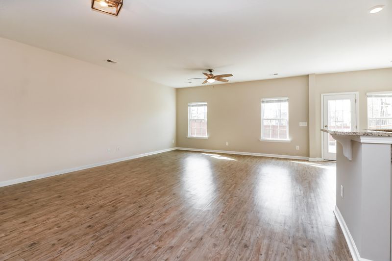 746 Redbud Ln, Summerville, SC 29486
