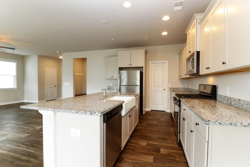 544 Alderly Dr, Moncks Corner, SC 29461