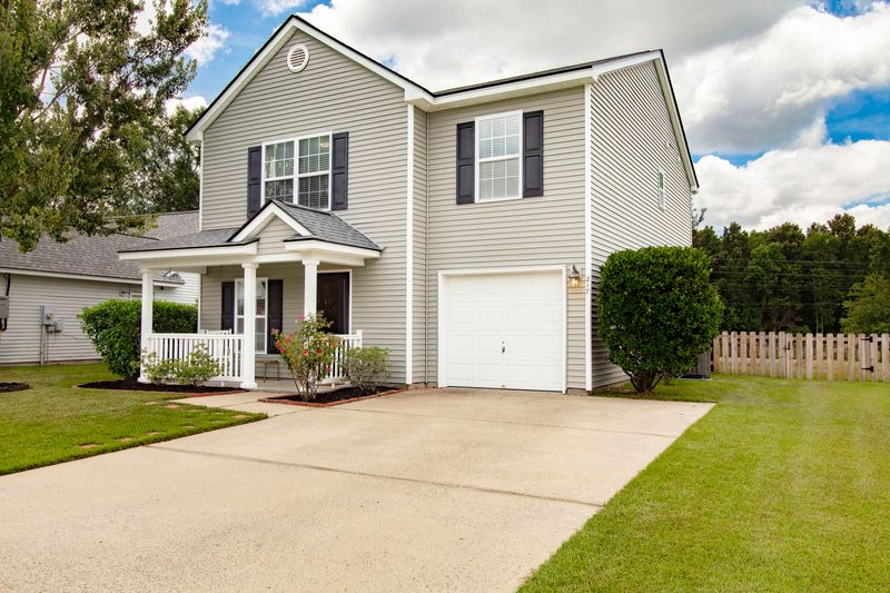 217 Border Rd, Goose Creek, SC 29445