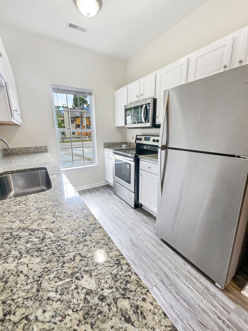158 Pine Shadow Dr, Goose Creek, SC 29445