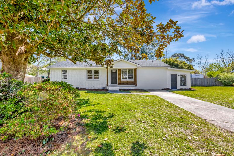 1054 Leeward Ave, Charleston, SC 29412