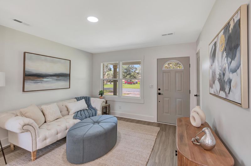 1054 Leeward Ave, Charleston, SC 29412