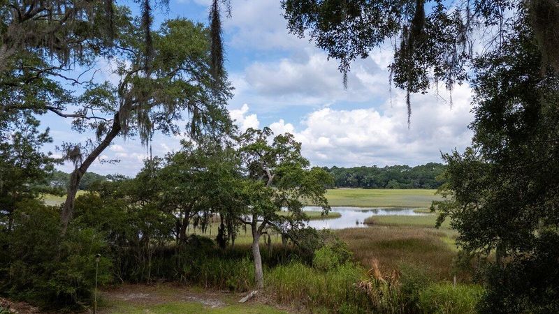 8440 Chisolm Plantation Rd, Edisto Island, SC 29438
