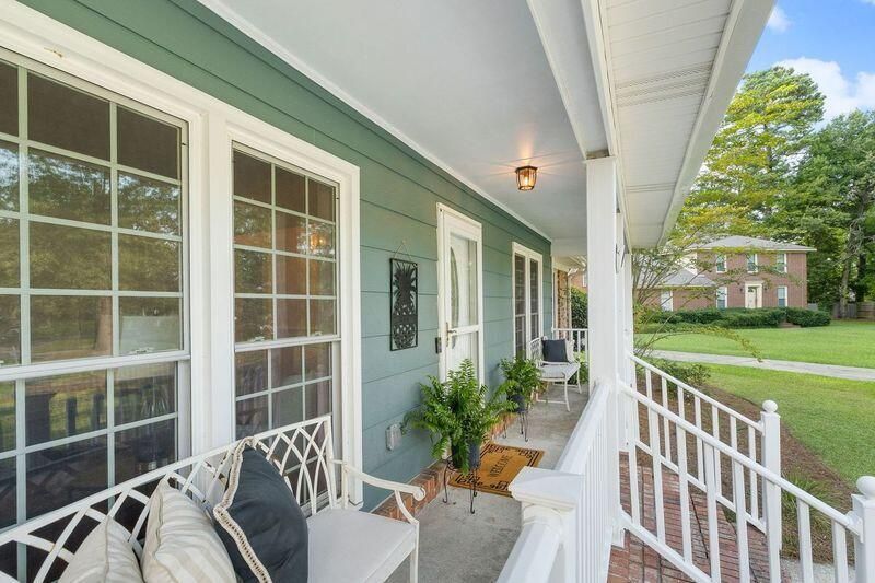 9 Corsica Ct, Hanahan, SC 29410