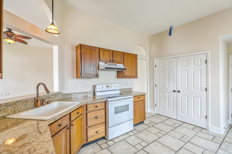 2012 Country Manor Dr, Mount Pleasant, SC 29466