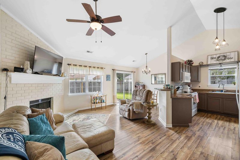 8684 Elsinore Ct, North Charleston, SC 29406